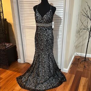 Elegant Black and Silver Lace Evening Gown